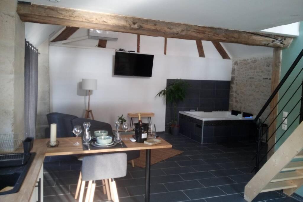Maison Privative, Cocooning, Zen , Avec Jacuzzi Mont-Notre-Dame المظهر الخارجي الصورة